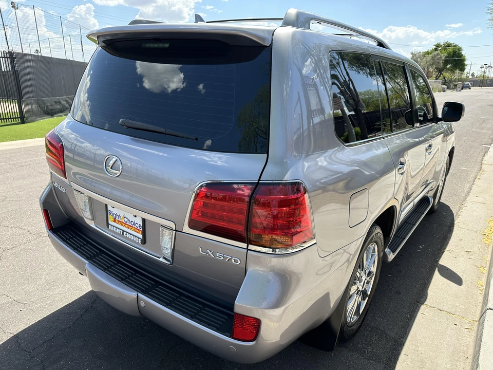 2009 Lexus LX 3rd Gen - Image 23 of 31