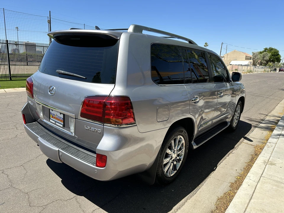 2009 Lexus LX 3rd Gen - Image 24 of 31