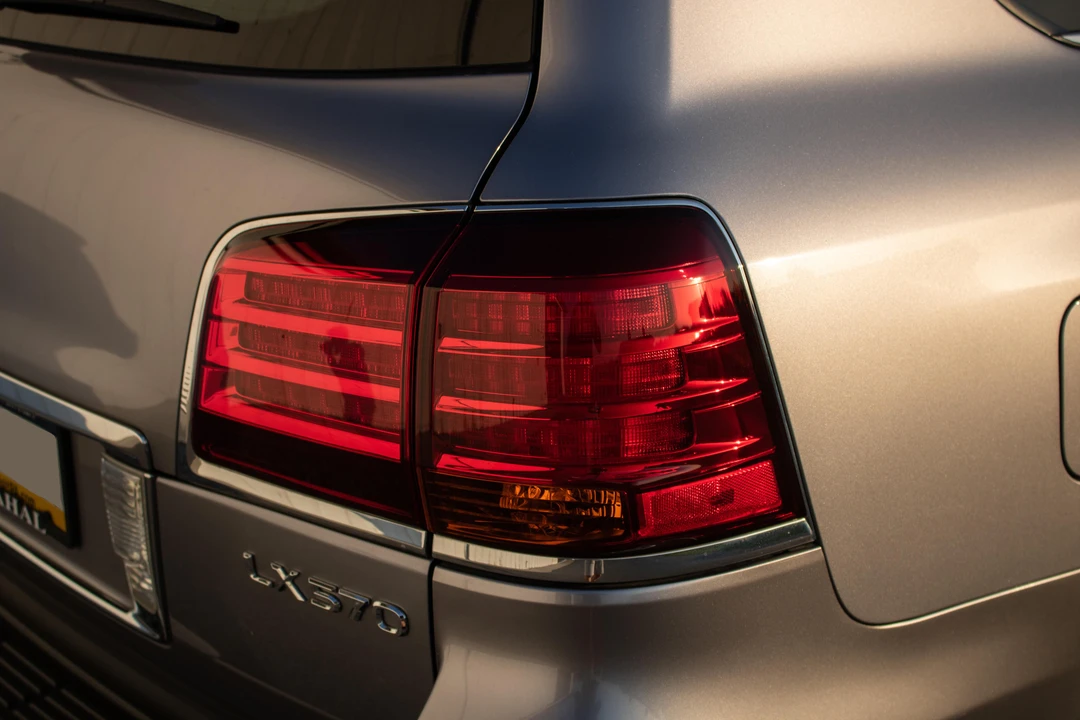 2009 Lexus LX 3rd Gen - Image 29 of 31