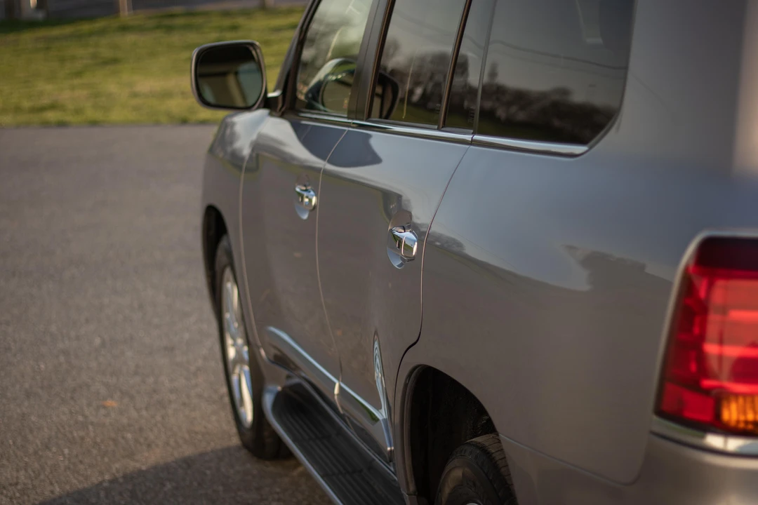 2009 Lexus LX 3rd Gen - Image 27 of 31