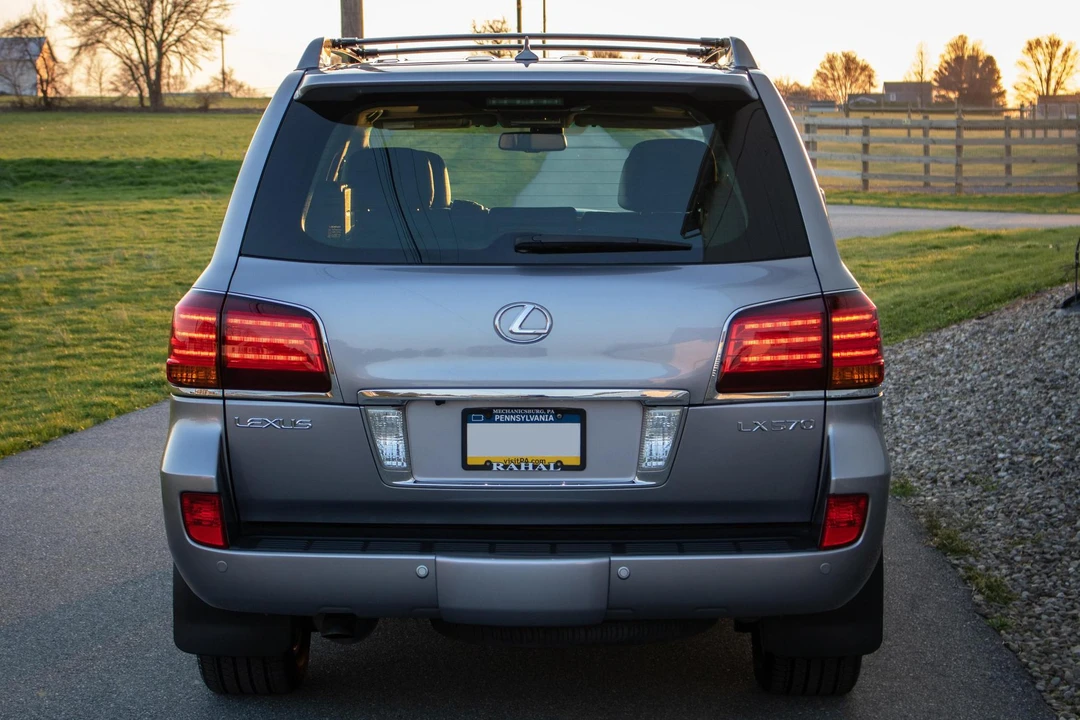 2009 Lexus LX 3rd Gen - Image 5 of 31
