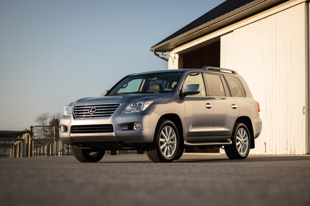 2009 Lexus LX 3rd Gen - Image 9 of 31