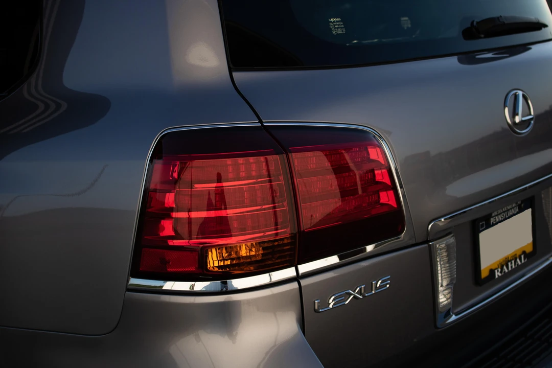 2009 Lexus LX 3rd Gen - Image 28 of 31