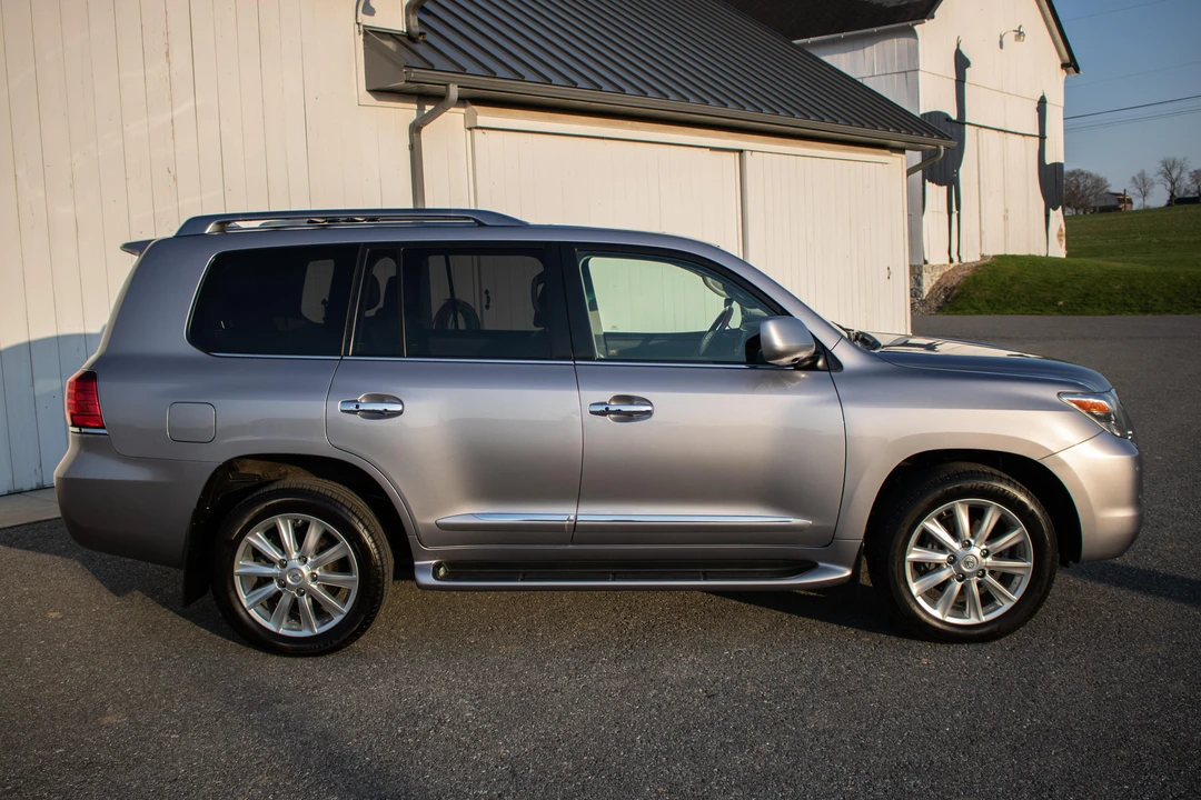 2009 Lexus LX 3rd Gen - Image 16 of 31