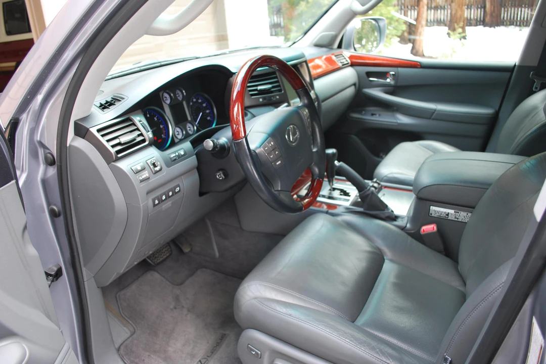 2009 Lexus LX 3rd Gen - Image 6 of 6