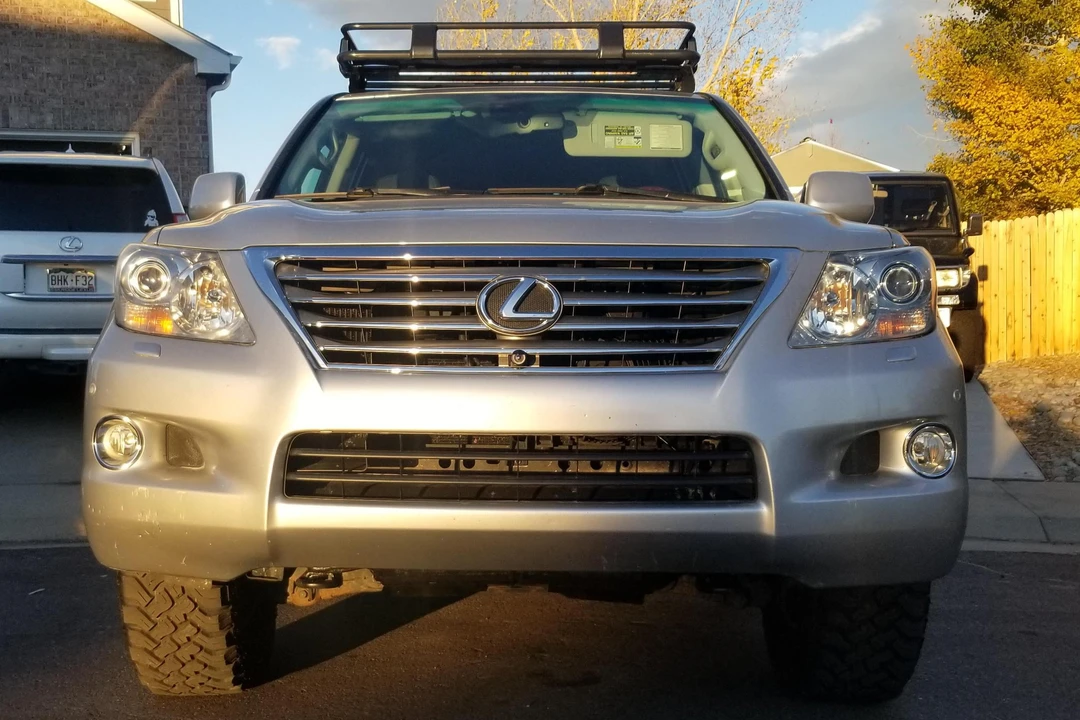 2009 Lexus LX 3rd Gen - Image 2 of 31