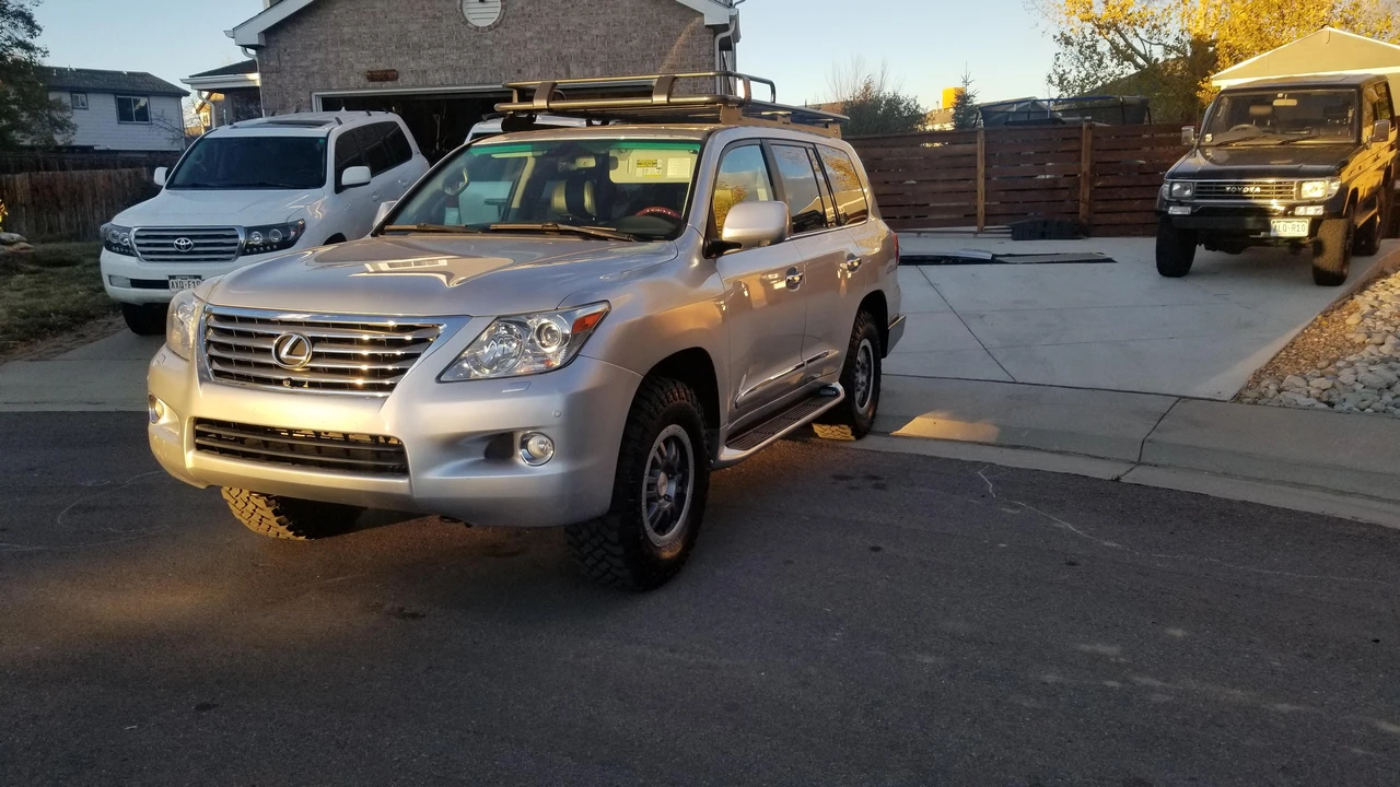 2009 Lexus LX 3rd Gen - Image 6 of 31
