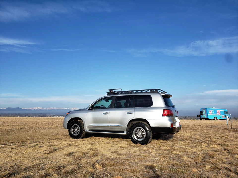 2009 Lexus LX 3rd Gen - Image 9 of 31