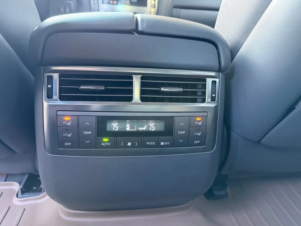 2009 Lexus LX 3rd Gen - Image 16 of 20