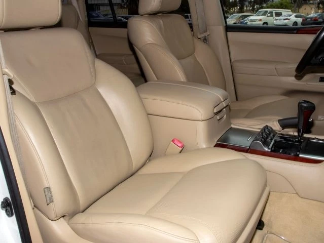 2009 Lexus LX 3rd Gen - Image 17 of 21
