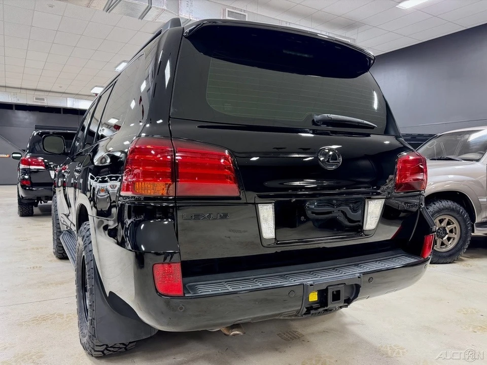 2009 Lexus LX 3rd Gen - Image 8 of 12