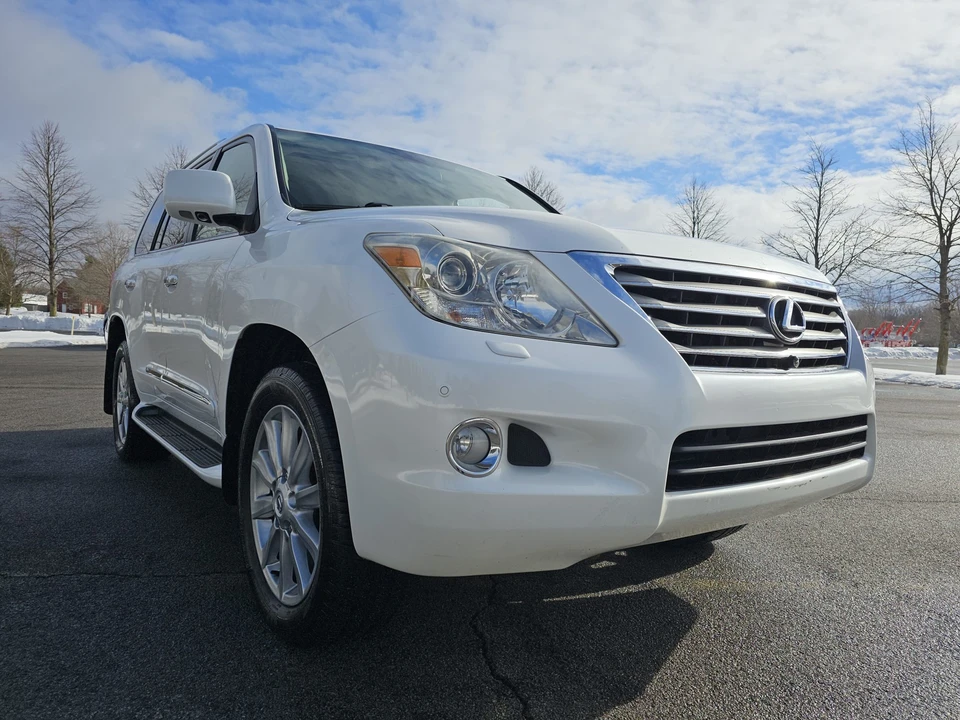 2009 Lexus LX 3rd Gen - Image 24 of 31