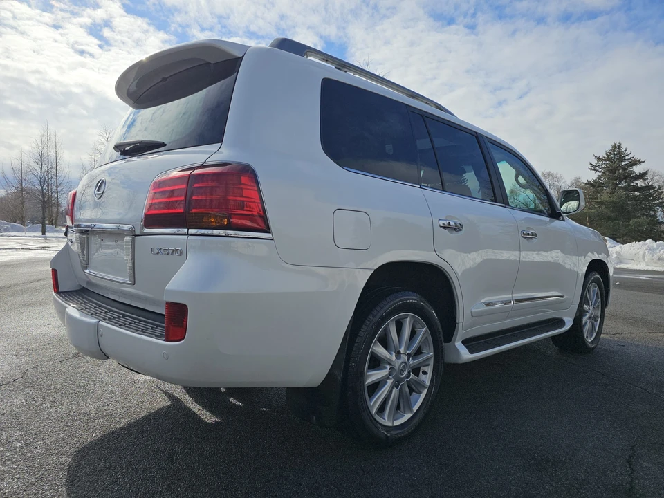 2009 Lexus LX 3rd Gen - Image 18 of 31