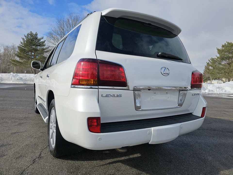 2009 Lexus LX 3rd Gen - Image 13 of 31