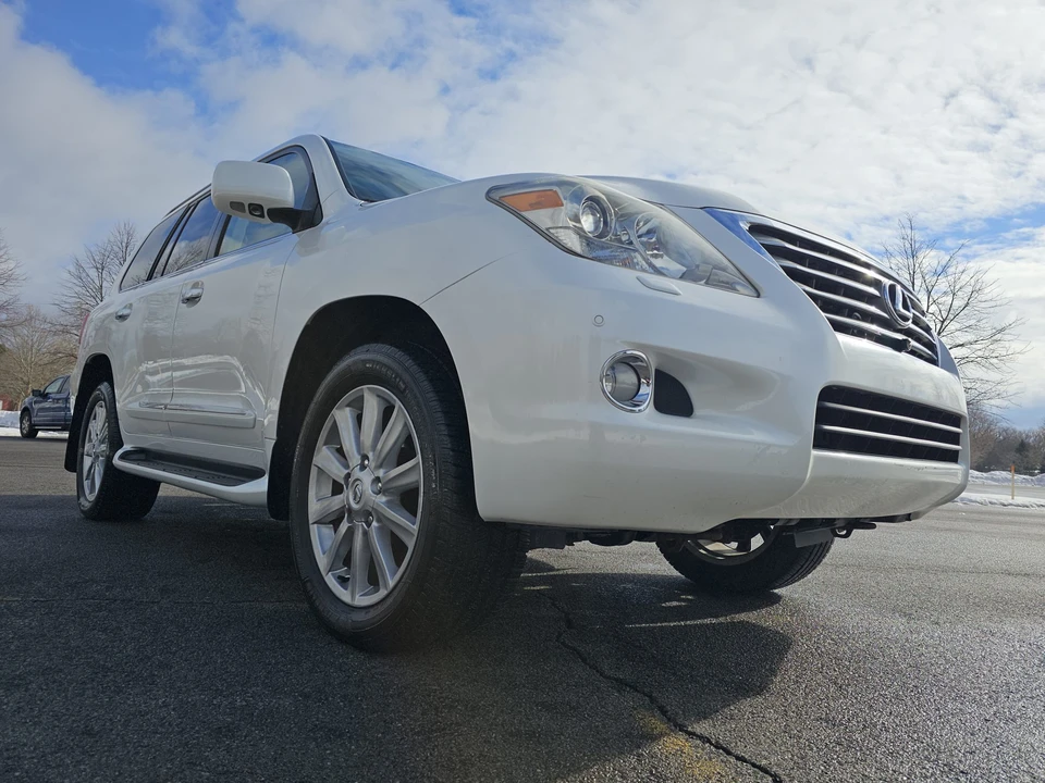 2009 Lexus LX 3rd Gen - Image 23 of 31