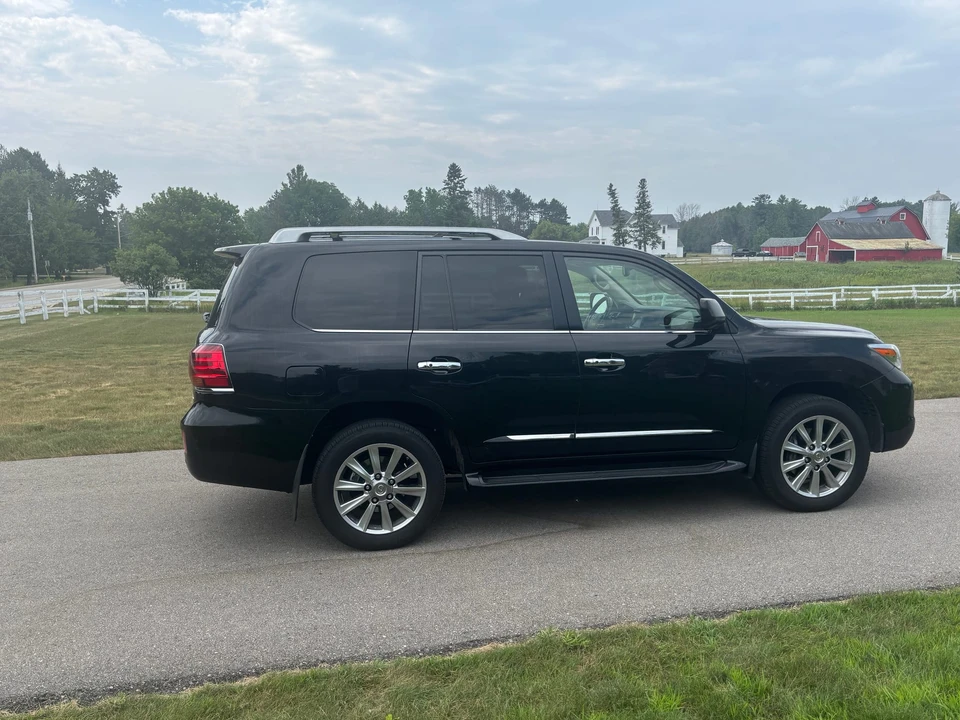 2009 Lexus LX 3rd Gen - Image 9 of 31