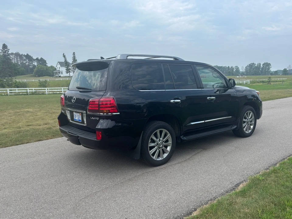 2009 Lexus LX 3rd Gen - Image 8 of 31