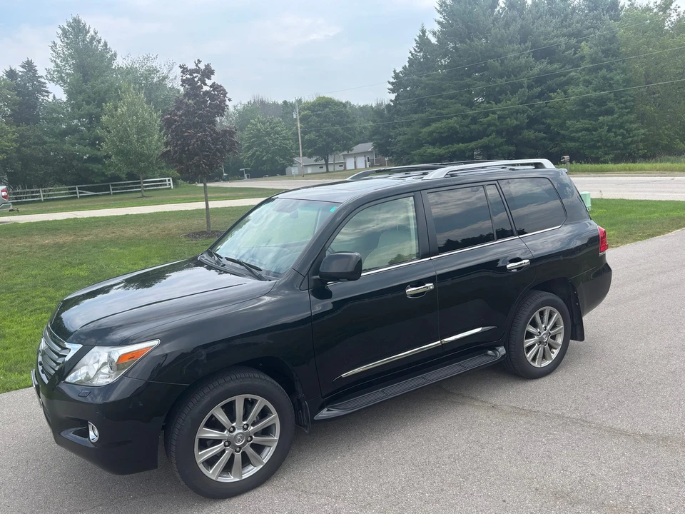 2009 Lexus LX 3rd Gen - Image 4 of 31
