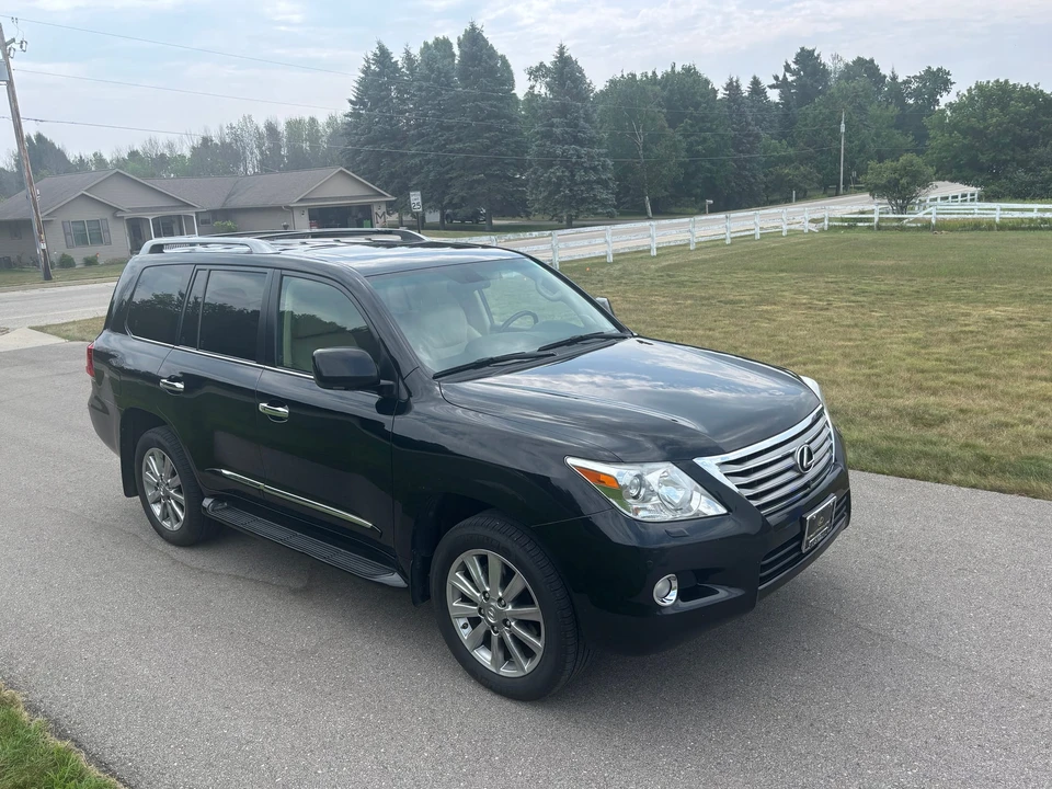 2009 Lexus LX 3rd Gen - Image 11 of 31