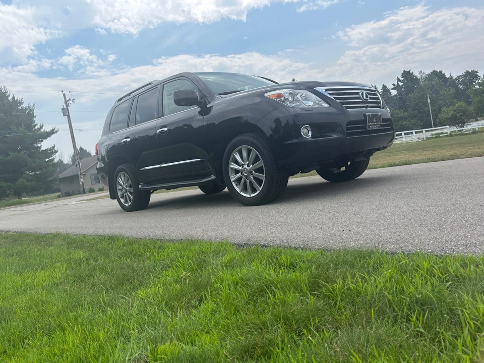 2009 Lexus LX 3rd Gen - Image 14 of 31