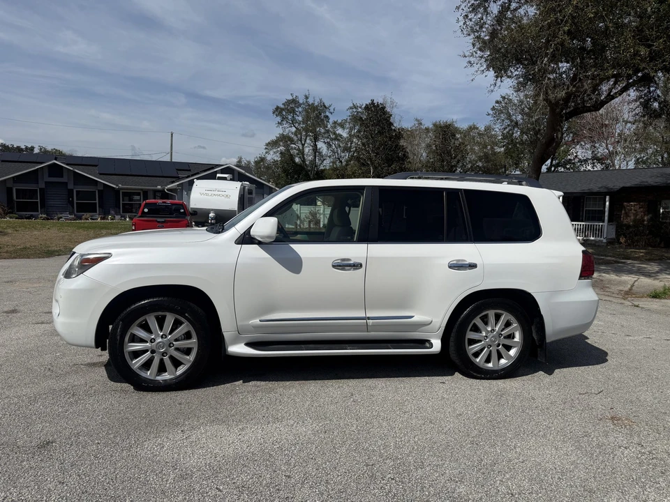 2009 Lexus LX 2nd Gen - Image 11 of 31