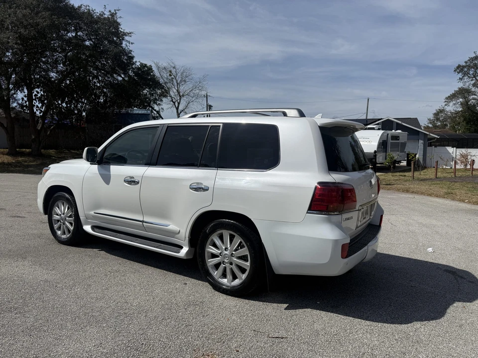 2009 Lexus LX 2nd Gen - Image 18 of 31
