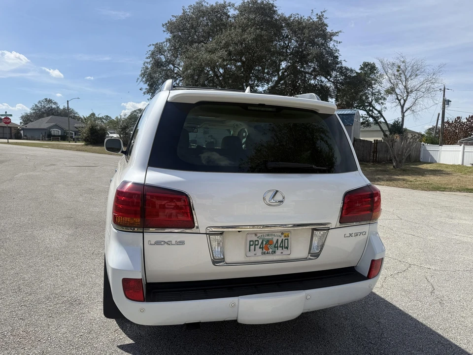 2009 Lexus LX 2nd Gen - Image 25 of 31