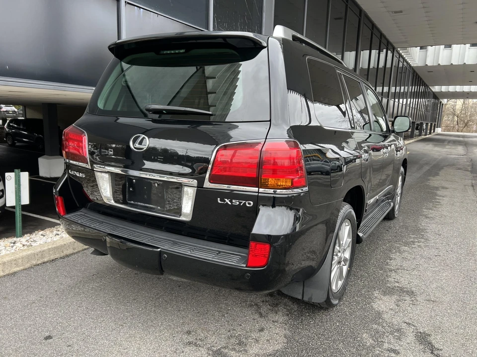 2009 Lexus LX 3rd Gen - Image 25 of 31