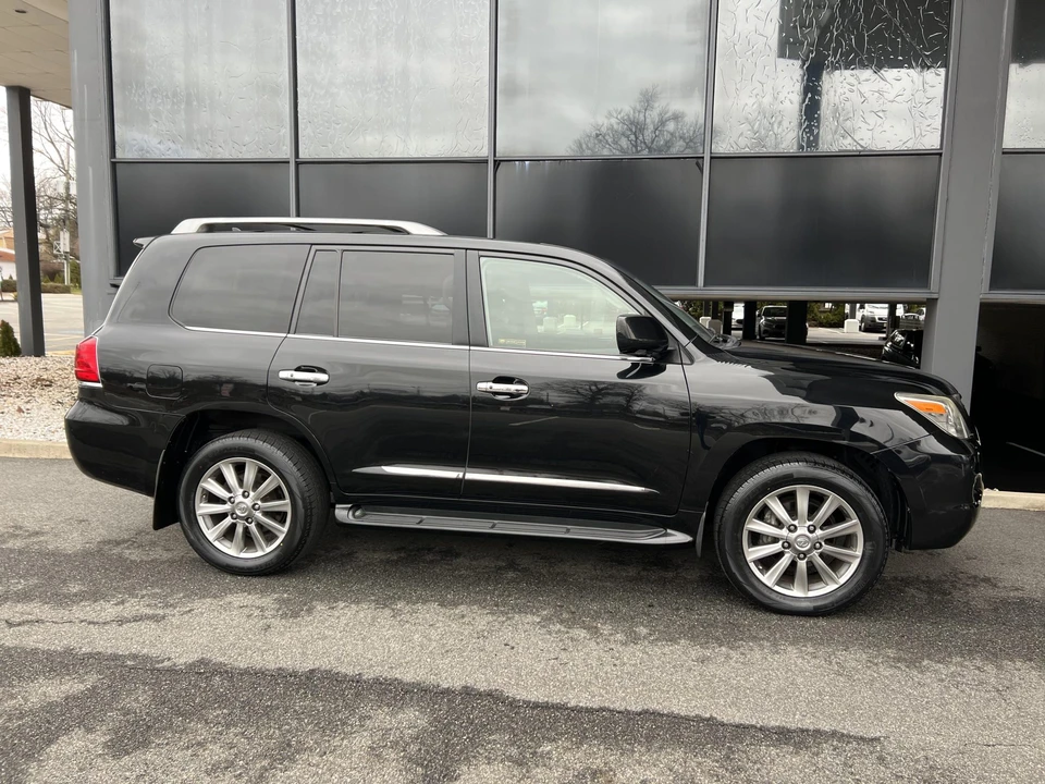 2009 Lexus LX 3rd Gen - Image 16 of 31