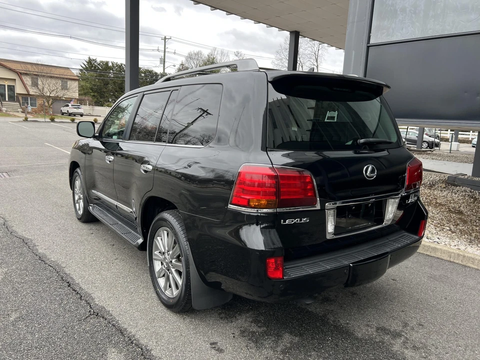 2009 Lexus LX 3rd Gen - Image 28 of 31