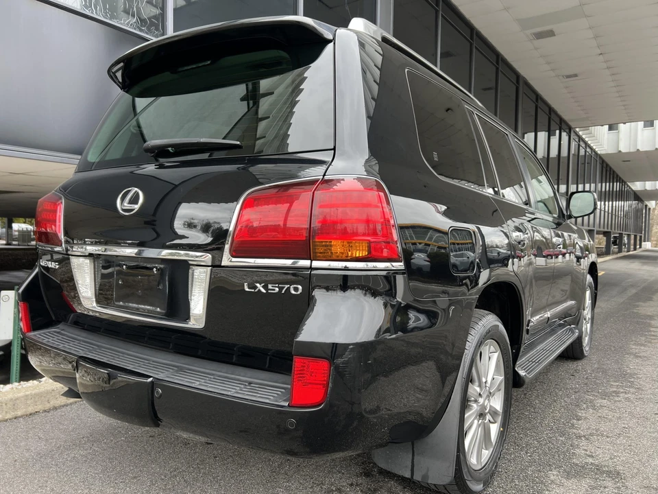 2009 Lexus LX 3rd Gen - Image 26 of 31