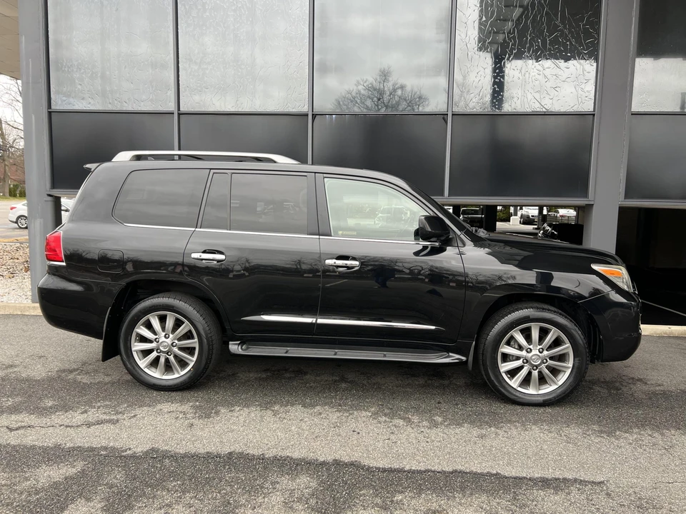 2009 Lexus LX 3rd Gen - Image 17 of 31