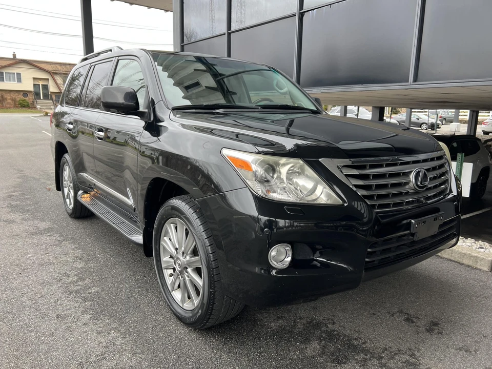 2009 Lexus LX 3rd Gen - Image 9 of 31