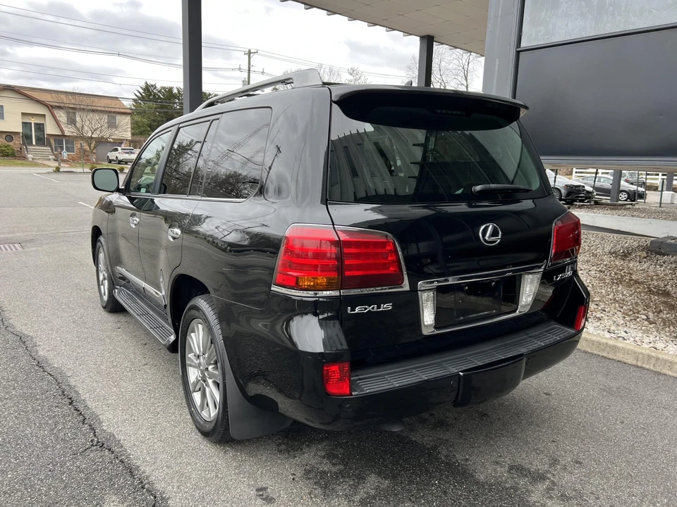 2009 Lexus LX 3rd Gen - Image 27 of 31