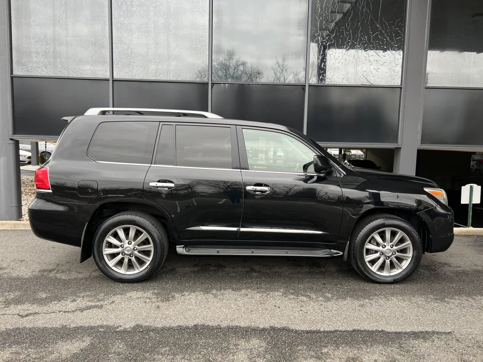 2009 Lexus LX 3rd Gen - Image 18 of 31