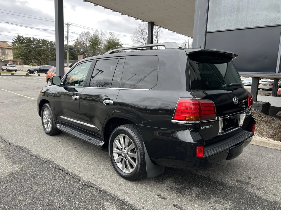 2009 Lexus LX 3rd Gen - Image 29 of 31
