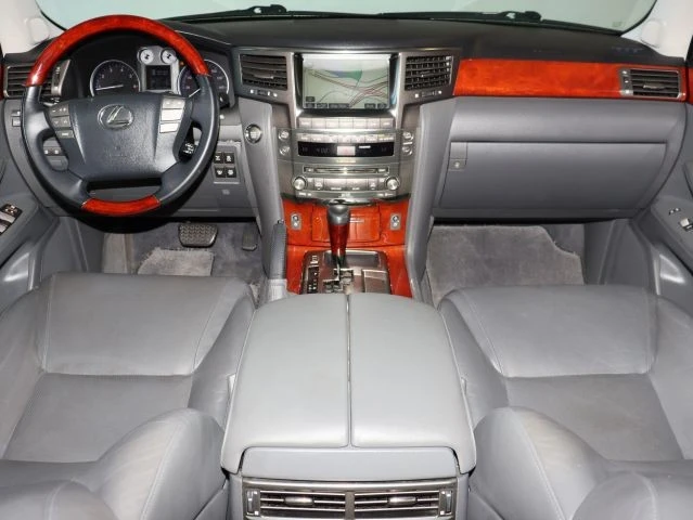 2009 Lexus LX 3rd Gen - Image 16 of 21