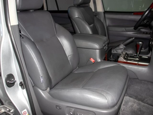 2009 Lexus LX 3rd Gen - Image 17 of 21