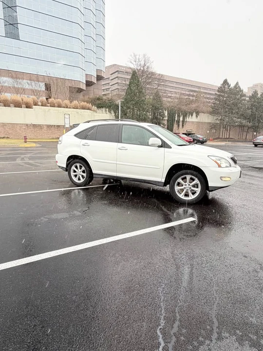2009 Lexus RX 2nd Gen - Image 4 of 14