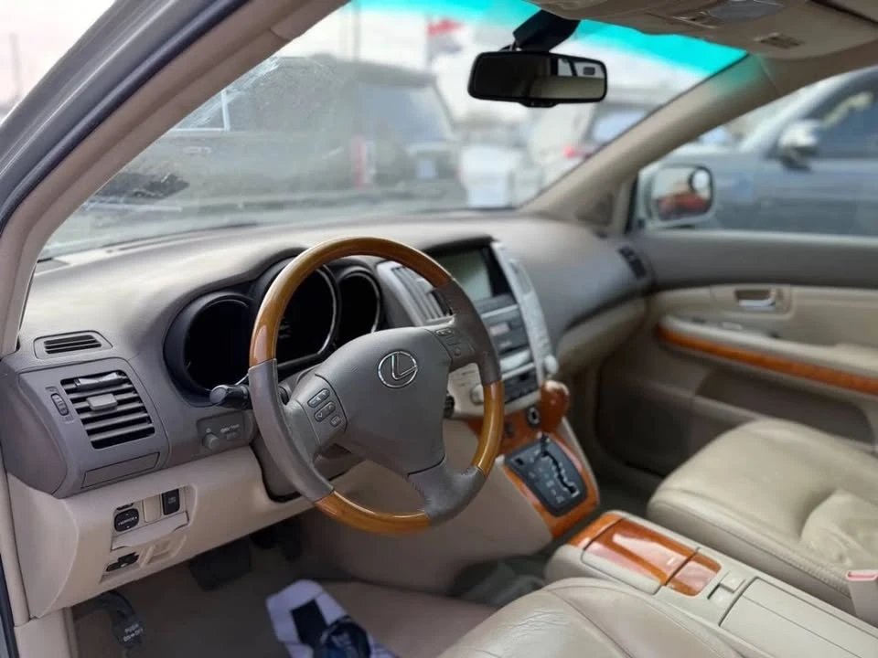2009 Lexus RX 2nd Gen - Image 9 of 14