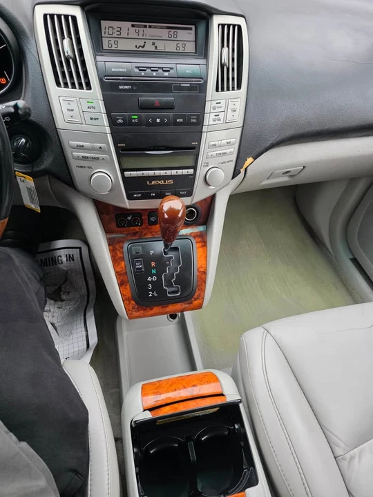 2009 Lexus RX 2nd Gen - Image 15 of 16