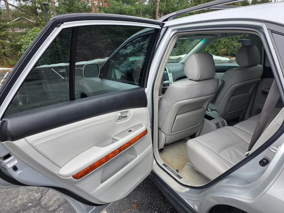 2009 Lexus RX 2nd Gen - Image 13 of 16