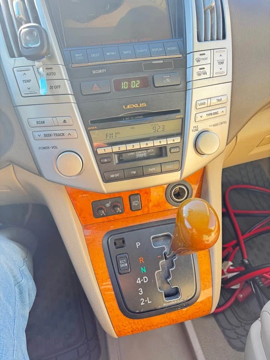 2009 Lexus RX 3rd Gen - Image 6 of 13