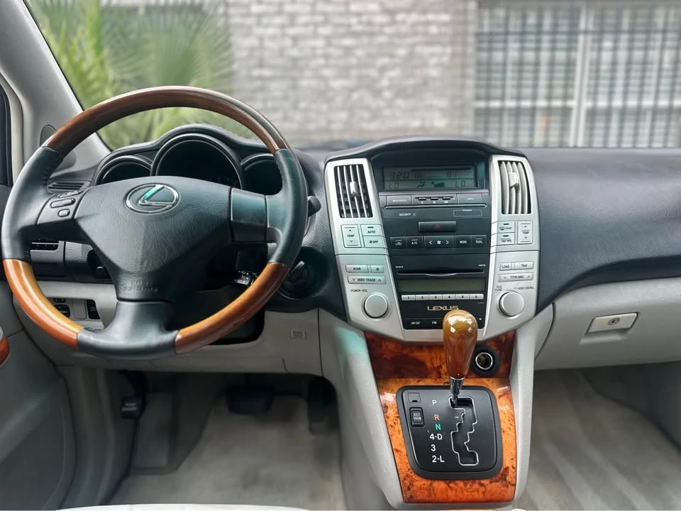 2009 Lexus RX 3rd Gen - Image 8 of 15