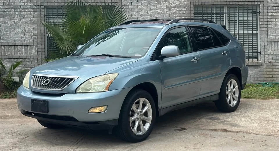 2009 Lexus RX 3rd Gen - Image 2 of 15