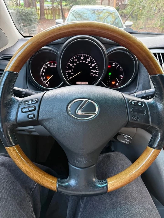 2009 Lexus RX 2nd Gen - Image 4 of 8