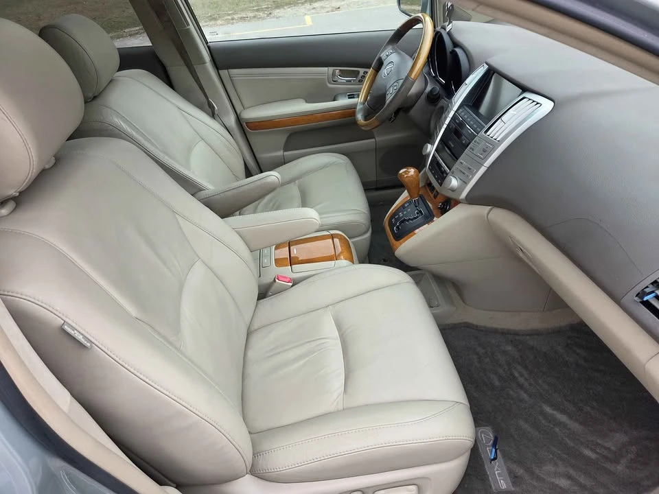 2009 Lexus RX 2nd Gen - Image 11 of 17