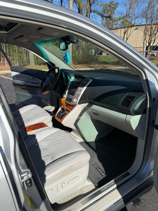 2009 Lexus RX 2nd Gen - Image 12 of 16