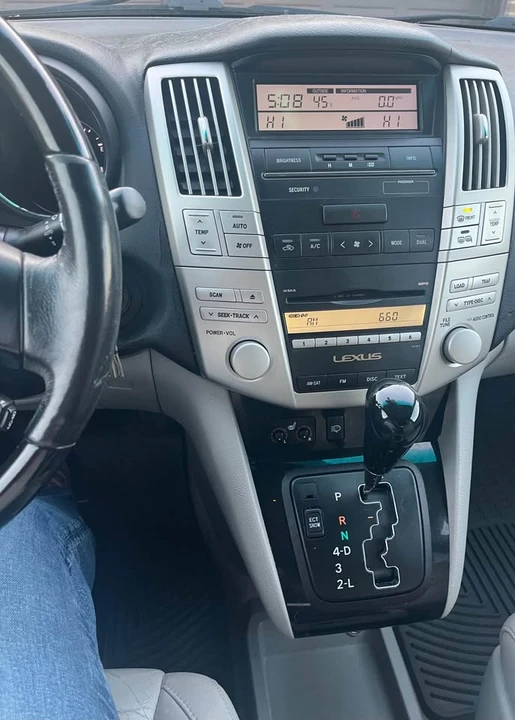 2009 Lexus RX 3rd Gen - Image 6 of 13