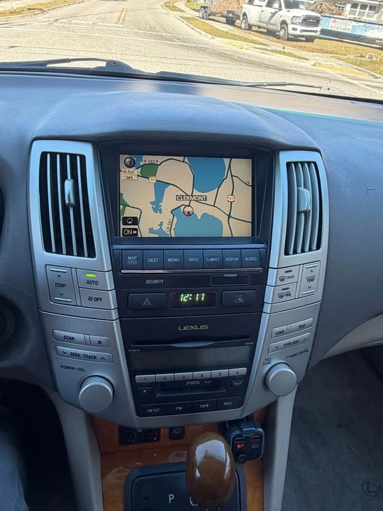 2009 Lexus RX 3rd Gen - Image 16 of 18